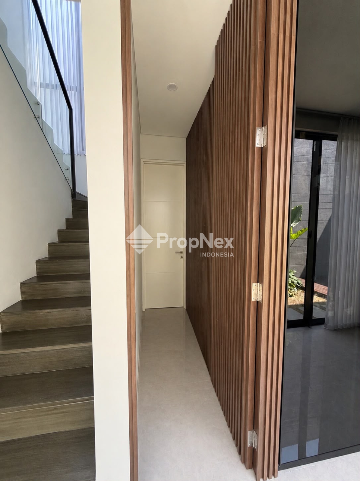 Rumah Citraland Utara Pelican Hill Dekat Gwalk & Pakuwon Mall — foto 7